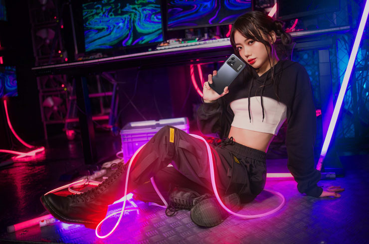 POCO X5 5G以超輕薄6.67吋AMOLED螢幕提供亮眼顯色，機身重量僅189公克，就算全天不離手也少感負擔