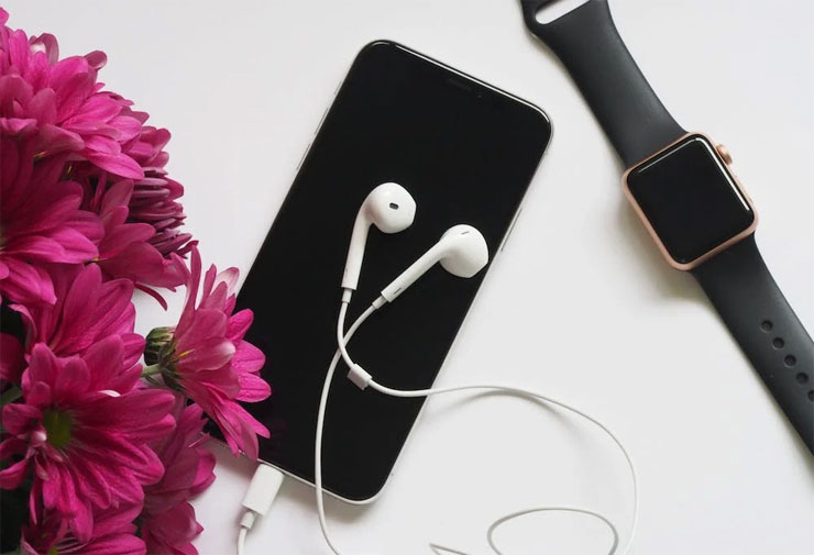 智慧型手錶需要與手機連結同步使用。