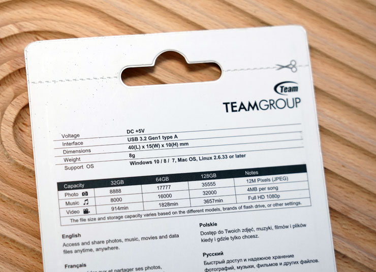 十銓科技 TEAMGROUP C222 精鋅碟開箱:顏值先決,打造數位時尚潮流! - 阿祥的網路筆記本 C222 精鋅碟採用了USB 3.2 Gen1 規格,重量僅 8g 真的十足輕巧。