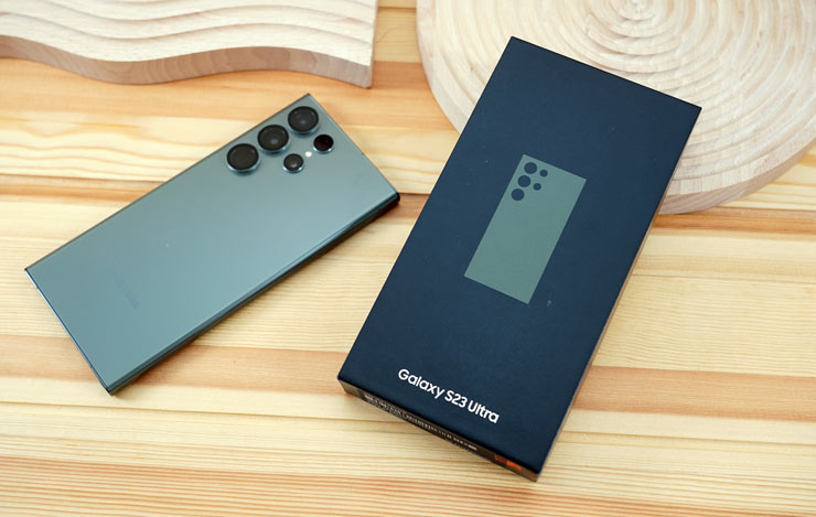 已經拿到 Galaxy S23 Ultra 的朋友，別忘了趕緊到小豪包膜門市，選擇最高品質的 HAO 5D 果凍膠保護貼為螢幕帶來強化防護。