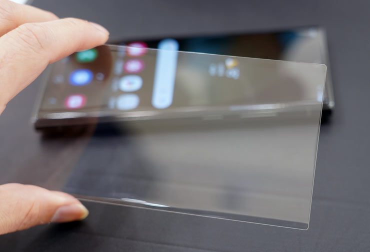 今年的 Galaxy S23 Ultra 的曲面螢幕曲度變得較為平緩。