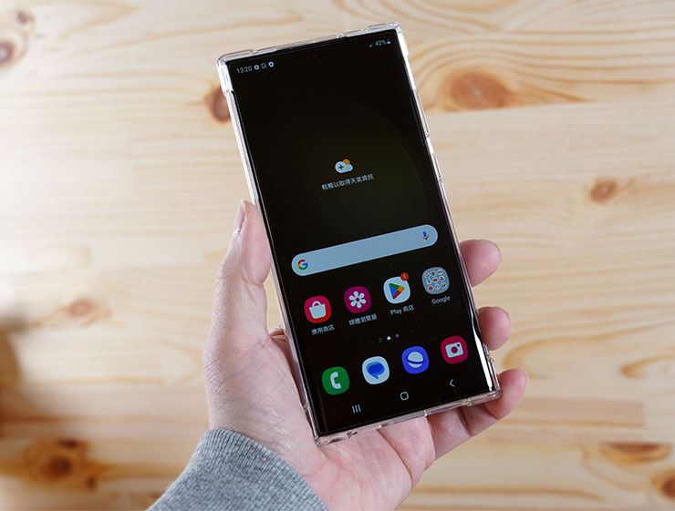 實際裝上防摔殼也完全沒問題。