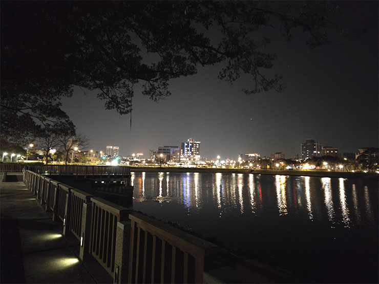 Xiaomi 13 的夜景拍攝樣張