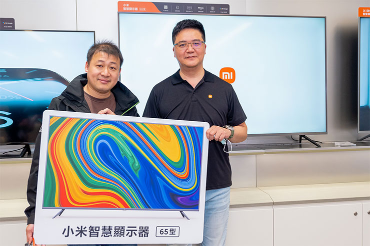 小米之家台北信義威秀直營店舉辦「Xiaomi 13 Series獨家徠取機」活動，針對前50名排隊購買Xiaomi 13 Series的用戶，獨家加碼抽獎活動，幸運得主開心將「小米智慧顯示器65型乙台」帶回家！