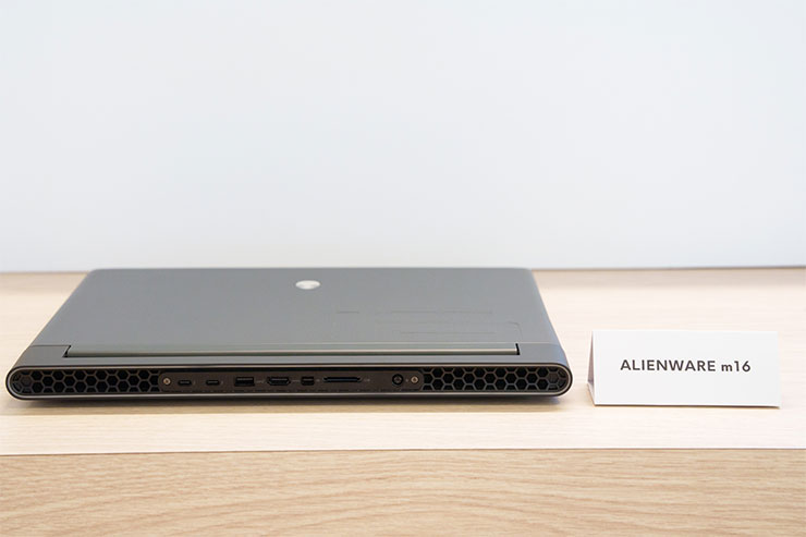 Alienware m16