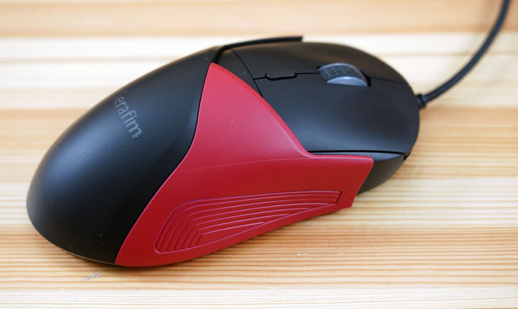 Serafim M1 變形滑鼠搶鮮開箱體驗:外型自定義,商務 & 電競需求一次滿足! - 阿祥的網路筆記本 鼠身右側加入了幾何造型的紋飾,在握持時也能提升穩定性。