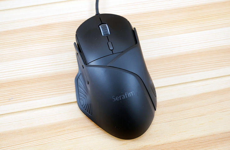 Serafim M1 變形滑鼠搶鮮開箱體驗:外型自定義,商務 & 電競需求一次滿足! - 阿祥的網路筆記本 全黑色的電競滑鼠形態。