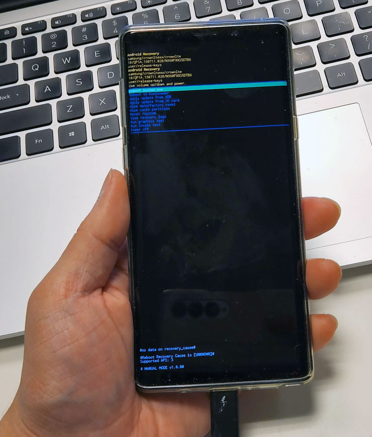 <strong>手機解鎖神器!iToolab UnlockGo 安卓版實測心得,螢幕鎖定碼、Google 密碼與 FRP 鎖定問題一次解決!</strong> - 阿祥的網路筆記本 開啟至 Android Recovery 的恢復模式選單。