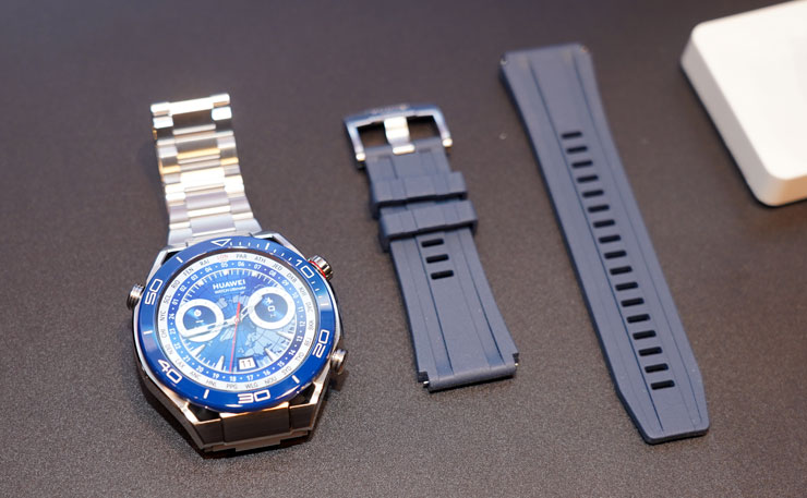 HUAWEI 春季新品陣容強!智慧手錶有黑科技,真無線耳機重低音強襲,4G CPE3 路由器免施工安裝更有彈性! - 阿祥的網路筆記本 HUAWEI WATCH Ultimate 除了標配金屬錶帶,也隨附了另一款矽膠錶帶可替換