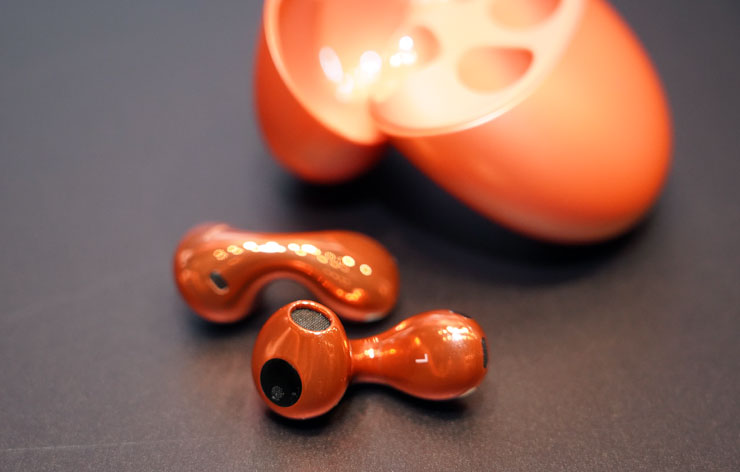 HUAWEI 春季新品陣容強!智慧手錶有黑科技,真無線耳機重低音強襲,4G CPE3 路由器免施工安裝更有彈性! - 阿祥的網路筆記本 HUAWEI FreeBuds 5 的耳機也以水滴為設計理念