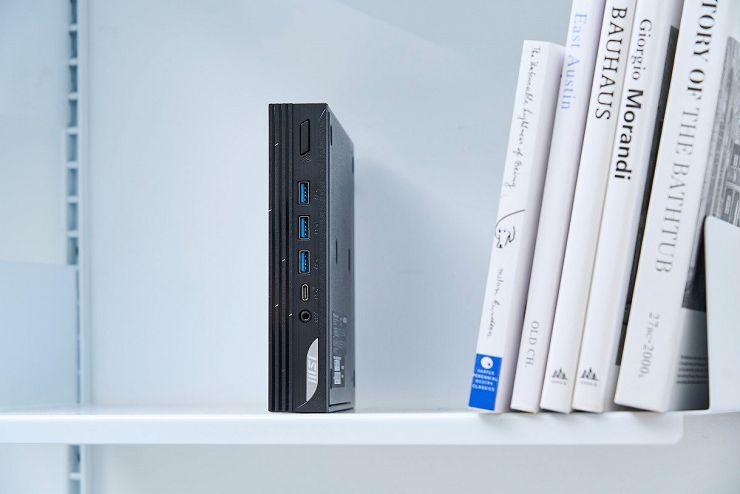 迷你主機當道!微星「Cubi 5」與「PRO DP10」打造 3 招超靈活商務工作術 - 阿祥的網路筆記本 尺寸僅 1 公升左右的 MSI PRO DP10 擁有水準之上效能與完善的擴充性,為工作空間的配置帶來更大的彈性。