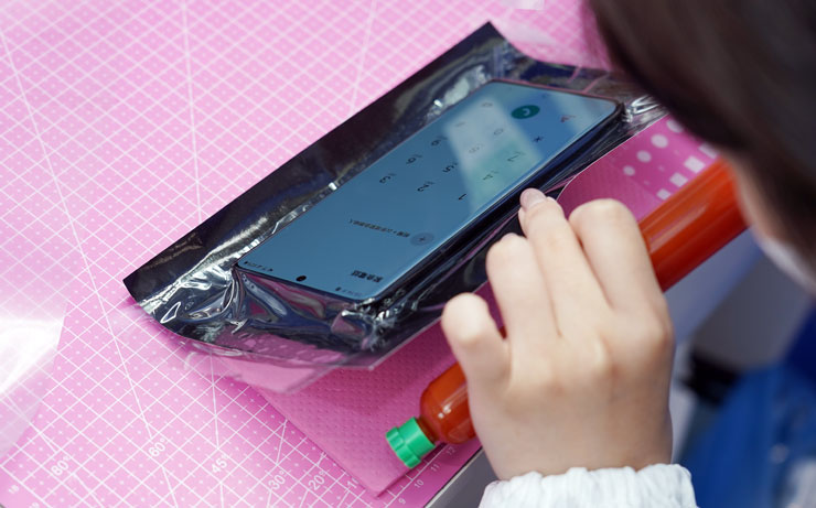 除了一般包膜，螢幕保護貼也是小豪包膜的強項，旗下 HAO 品牌的果凍膠保護貼更擁有極佳的耐用度。