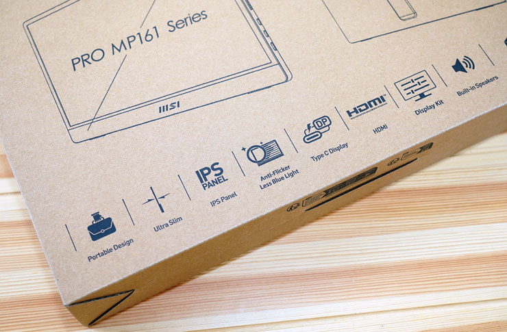 外箱上也有列出 PRO MP161 的主要特色，包括便攜設計、超纖薄、IPS 面板、不閃爍 / 低藍光、支援 USB Type-C 視訊輸出、HDMI 輸出、支援 Display Kit 與內建喇叭…等。
