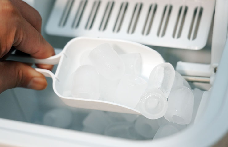 一次取冰剛好是一個 350ml 杯子適用的冰量。