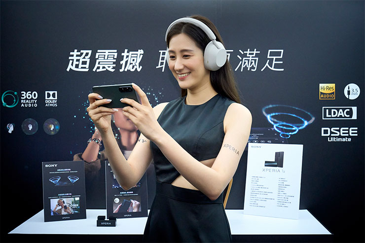 Sony 超感光旗艦 Xperia 1 V 登台,預購贈 2000 元配件購物件,5/30 正式開賣! - 阿祥的網路筆記本 Xperia 1 V 支援Dolby Atmos 杜比全景聲,可提供如臨劇院的沉浸式影音娛樂體驗;透過數位音質還原技術,造就完美音質與細節