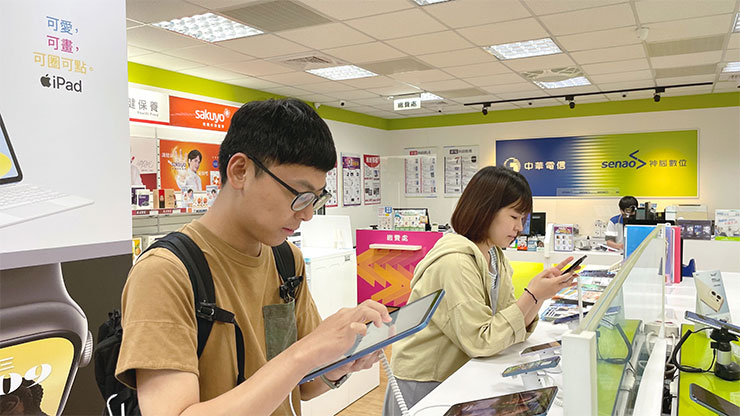 畢業季熱銷3C神腦祭出最低夏殺折扣，估五月報稅季後買氣會提升。