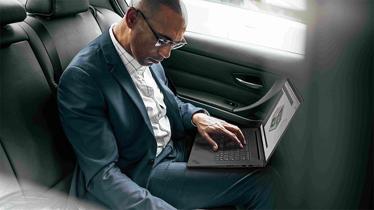 ThinkPad P1 Gen 6將行動工作站效能推向極致，即使在移動中也能執行高解析度渲染和高階VR應用等複雜工作。