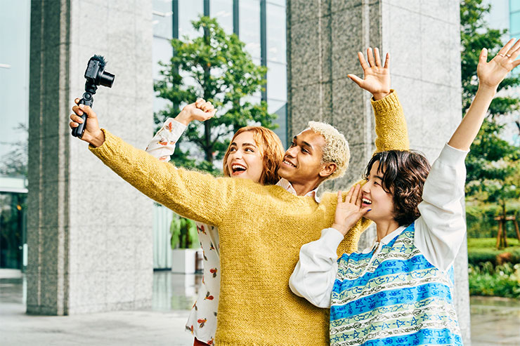 Sony ZV-1 II 預計 6 月中旬上市,單機身 NT$24,980,隨身影音創作神器再進階! - 阿祥的網路筆記本 廣角鏡頭也方便多人自拍