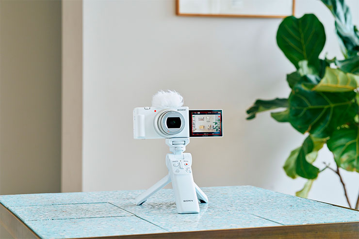 Sony ZV-1 II 預計 6 月中旬上市,單機身 NT$24,980,隨身影音創作神器再進階! - 阿祥的網路筆記本 Sony 全新 Vlog 數位相機 ZV-1 II 預計於6月中旬在台上市,將推出單機與搭配 GP-VPT2BT的手持握把組合