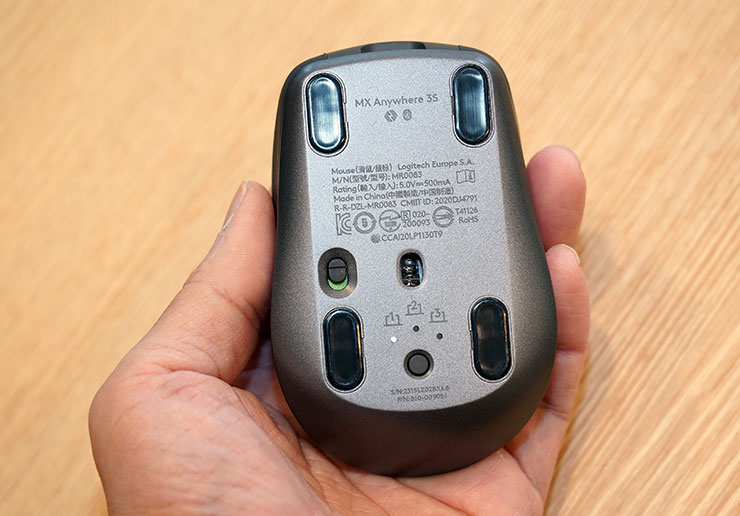 Logitech MX 高階商務鍵鼠推新品,6/19 雙電商優惠首賣,Smart Action 智能啟動功能全新升級更便利! - 阿祥的網路筆記本 Logitech MX Anywhere 3S 無線行動滑鼠底部的開關與三種連結切換鈕