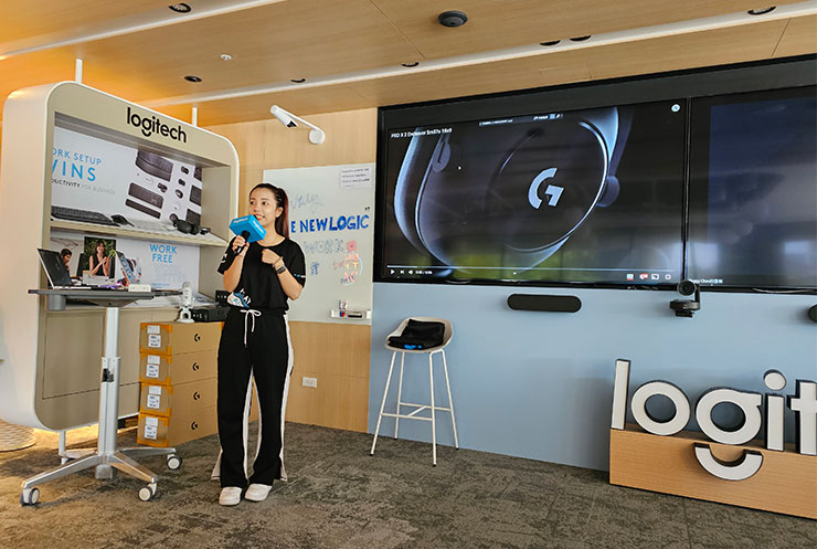 Logitech G PRO X 2 LIGHTSPEED 職業級無線電競耳機麥克風開箱實測:絕佳音質、輕量化與超長續航三效合一,同步支援藍牙連線也能適用手機! - 阿祥的網路筆記本 Logitech G PRO X 2 LIGHTSPEED 的媒體試聽會是位於台北市小巨蛋附近的羅技商務協作展示中心,現場也有負責產品行銷的 Peggy 進行詳細介紹。