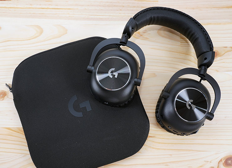 Logitech G PRO X 2 LIGHTSPEED 職業級無線電競耳機麥克風開箱實測:絕佳音質、輕量化與超長續航三效合一,同步支援藍牙連線也能適用手機! - 阿祥的網路筆記本 Logitech G PRO X 2 LIGHTSPEED 隨附的收納包可以很好地將耳機與相關配件一同收納,方便攜帶出門使用。
