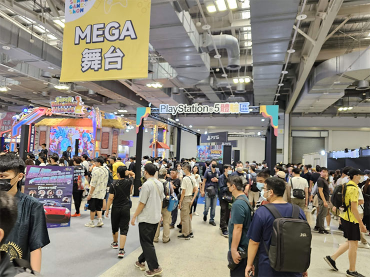 圓山花博爭艷館中人潮滿滿！