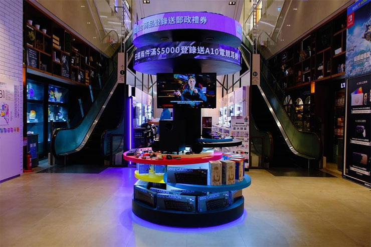 Logitech 快閃店進駐高雄漢神巨蛋!從個人協作到電競創作一次滿足! - 阿祥的網路筆記本 Logi Store 高雄漢神巨蛋快閃店於手扶梯旁、店入口處特別設置Logitech G 電競體驗專區,提供消費者繽紛多彩的商品選搭,以及實際體驗商品的高效功能