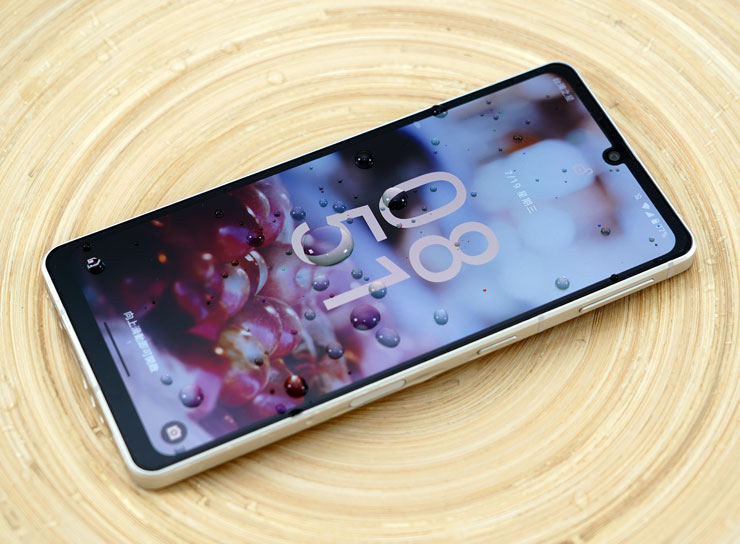 SHARP AQUOS sense7 plus 開箱體驗:日系質感、手感輕薄、優異螢幕與大容量電池兼備,相機表現可圈可點! - 阿祥的網路筆記本 SHARP AQUOS sense7 plus 可支援 IP68 防水防塵,也因此不用擔心下雨、手機掉入水中等狀況會造成手機損壞,但仍不建議玩水時刻意把手機泡入水中使用。