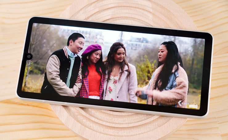 SHARP AQUOS sense7 plus 開箱體驗:日系質感、手感輕薄、優異螢幕與大容量電池兼備,相機表現可圈可點! - 阿祥的網路筆記本 SHARP AQUOS sense7 plus 的螢幕可支援 LSI 動態補償技術,讓一般幀率的影片提升動態的流暢度。