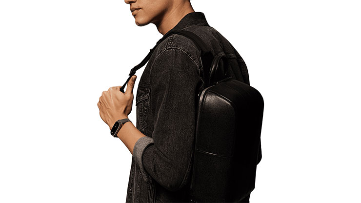 小米父親節給爸優惠,再精選小米生活「爸氣」新品 - 阿祥的網路筆記本 Xiaomi 手環 8 首次帶來香檳金、石墨黑兩款金屬邊框配色,並推出快拆結構,提供高達8款風格腕帶,搭配超過200款設計錶盤,任何場合或穿搭都能展現老爸獨特自我品味。