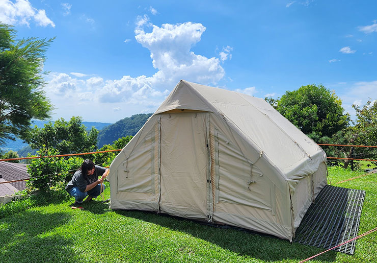 露營滿一年了!分享五個讓人喜愛的理由、新手露營入坑的五個建議! - 阿祥的網路筆記本 搭建帳篷、準備好露營相關設備其實蠻累人的,阿祥覺得我老婆比我厲害許多 ,哈!