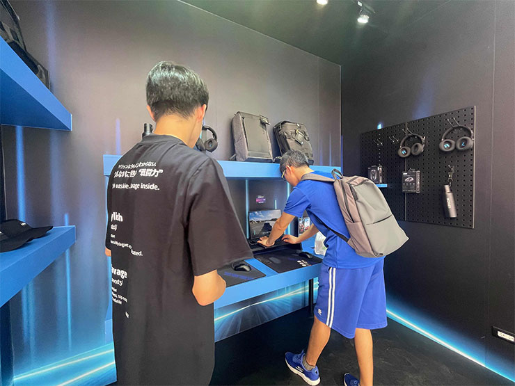 快閃店Legion區，打造「極致效能」、「酷炫鍵盤」體驗關卡，提供玩家現場體驗無與倫比的性能。