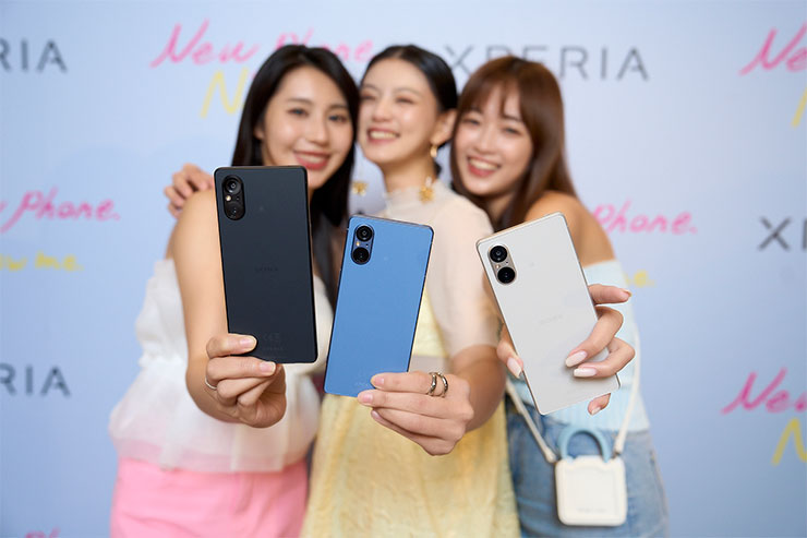Xperia 5 V推出哇酷藍、哇酷白及哇酷黑三色，日系精緻外型一手掌握，建議售價32,990元，9月4日起全台開始預購 