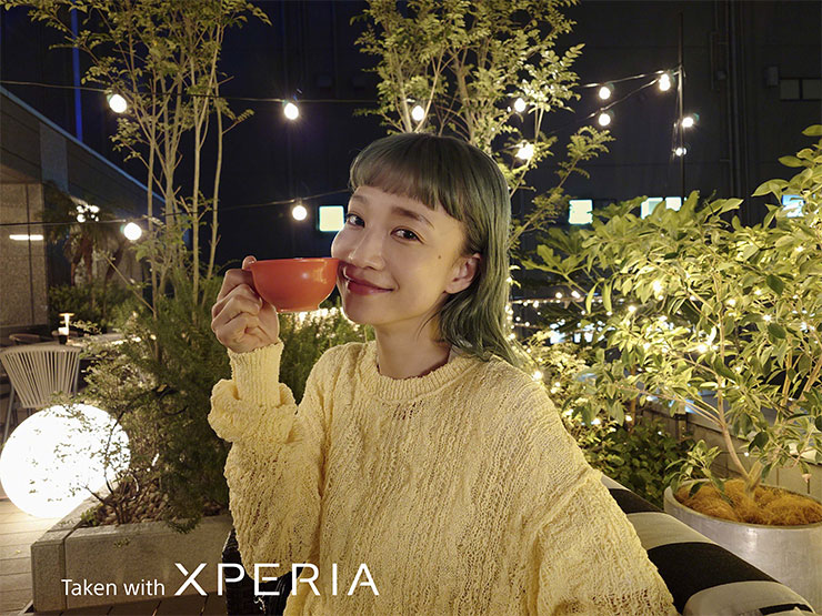 Xperia 5 V 搭配Sony 最新Exmor T for mobile感光元件，具備獨立夜拍模式，在低光源環境也可捕捉超清晰影像。