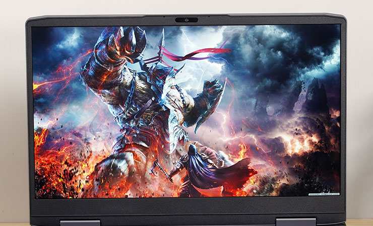 螢幕為三面窄框設計，視覺上的干擾更低。