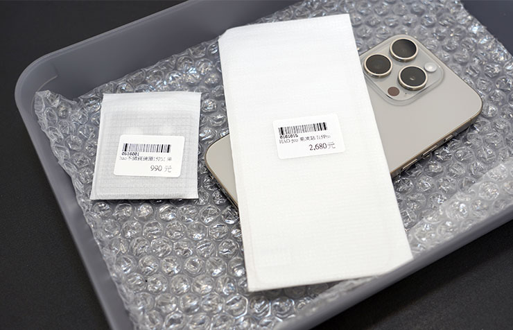 接下來，就把安裝的工作交給專業的～直接送入小豪包膜獨家的「無塵包膜室」施工啦！