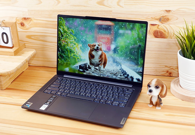 Lenovo Yoga Pro 7i Gen 8 開箱與深度實測:輕薄高質感,人工智慧為效能與體驗再升級! - 阿祥的網路筆記本 Yoga Pro 7i 採用了Mini Led 背光的 PureSight Pro 顯示器,在亮度、色彩呈現為對比度都很出色。