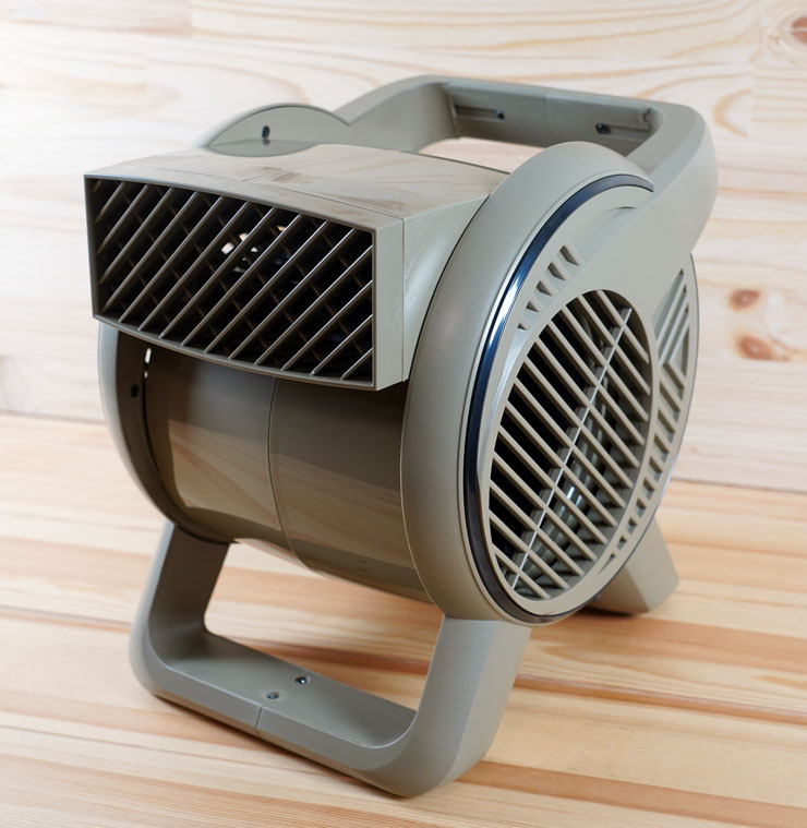 SANSUI 山水戶外循環渦輪扇 TURBINE 開箱實測:輕巧高顏值,風力超強不怕炎夏露營高溫! - 阿祥的網路筆記本 出風孔可以發現加大、大寬的設計,相較於一般同類型的露營用循環扇,能有更充足的出風覆蓋。