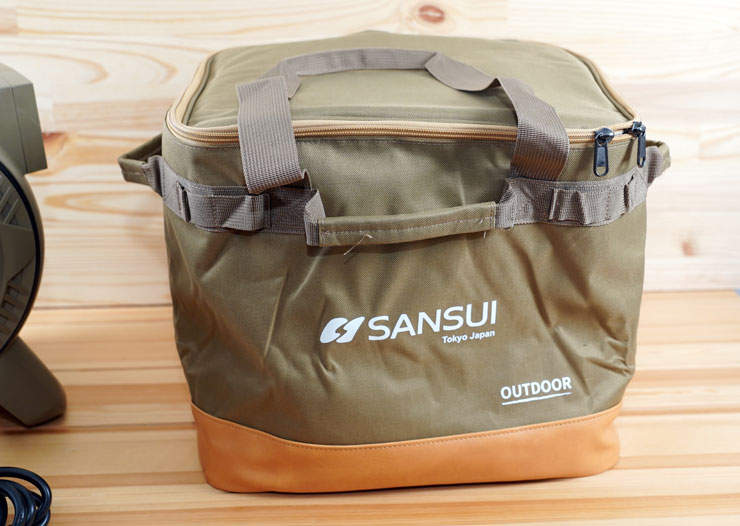 SANSUI 山水戶外循環渦輪扇 TURBINE 開箱實測:輕巧高顏值,風力超強不怕炎夏露營高溫! - 阿祥的網路筆記本 收納袋也同樣為沙色搭配,側邊也設計有提把與掛勾。