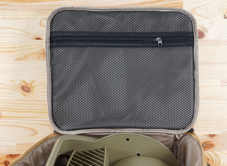 SANSUI 山水戶外循環渦輪扇 TURBINE 開箱實測:輕巧高顏值,風力超強不怕炎夏露營高溫! - 阿祥的網路筆記本 收納袋上蓋附有一個網格,可額外收納其他線材、小裝備。