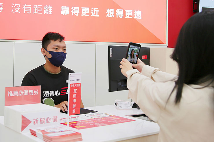 NCC訂定「電信業者受理申辦電信服務風險管理機制指引」，初次申辦門號必須即時拍照留存。