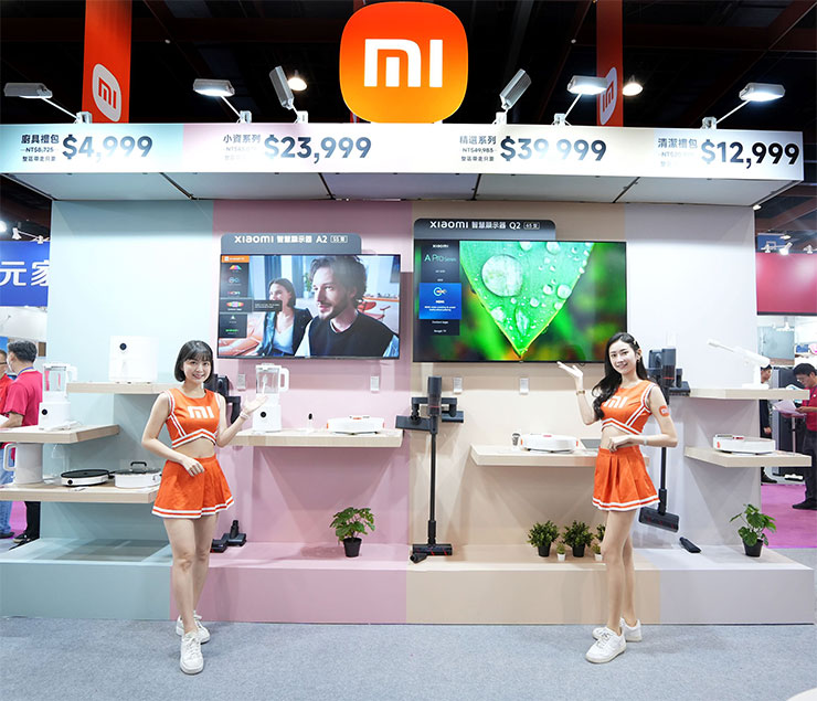  精選系列包含一體成型極窄金屬邊框的美型顯示器 – Xiaomi 智慧顯示器 A Pro 65型，配上Xiaomi Watch 2 Pro和Redmi Pad SE，其時尚設計與細膩手感，彰顯用戶對於美學細節的追求。