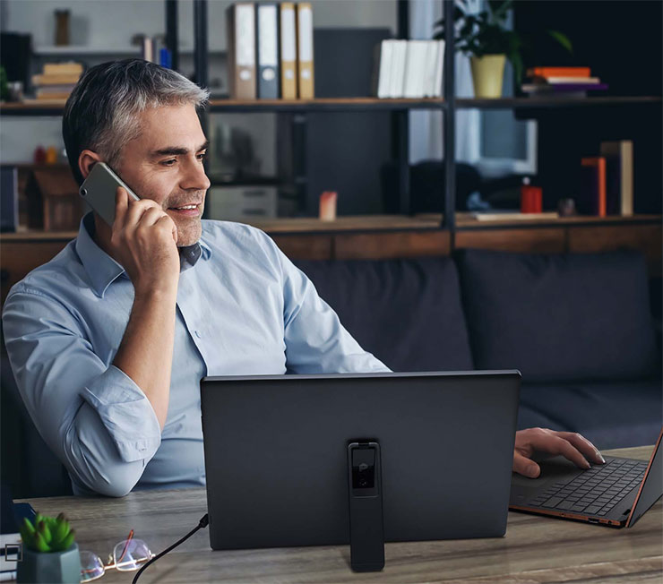 PRO MP161 E2 可連結筆電帶來第二螢幕的擴充性