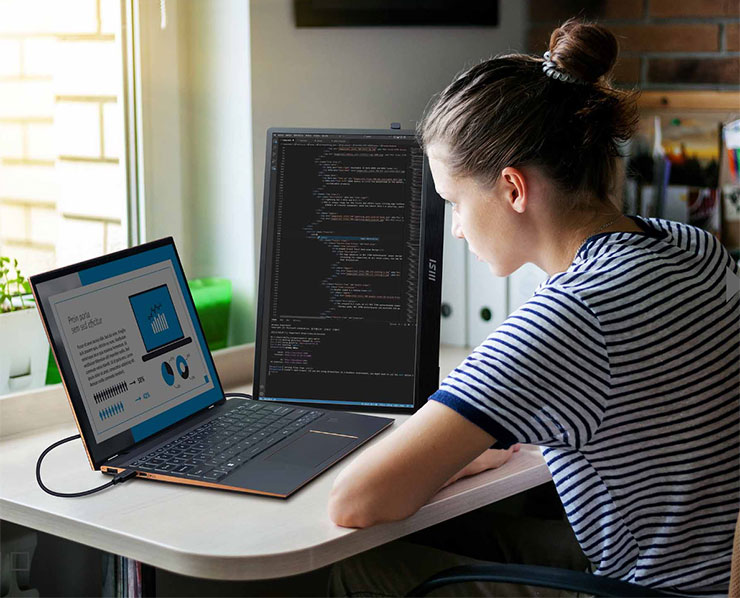 PRO MP161 E2 也能縱向顯示，方便瀏覽文件、程式碼