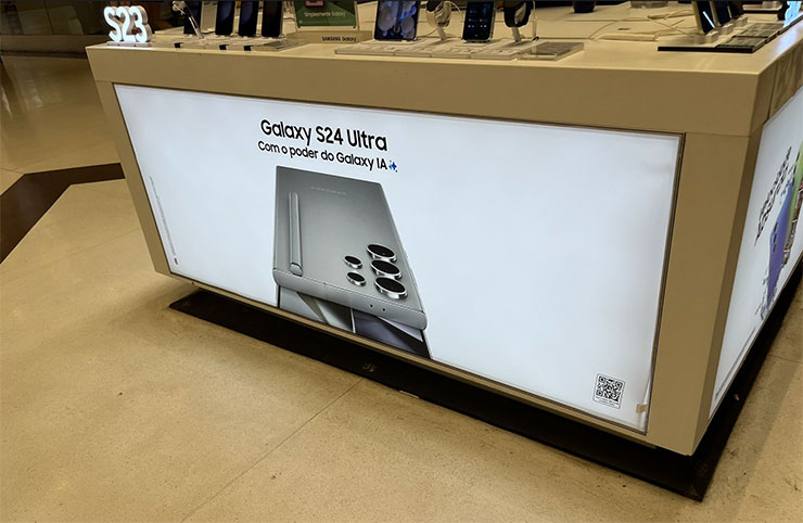 三星 Galaxy S24 Ultra 官方宣傳海報曝光「Galaxy AI」之名~真的是 AI 手機要來了? - 阿祥的網路筆記本 巴西的某個三星零售商已經在店內的展示台上秀出了三星官方的 Galaxy S24 Ultra 的宣傳素材