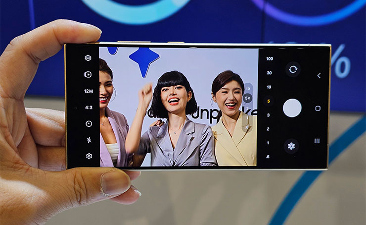 三星 Galaxy S24 系列實機外觀動眼看!設計小細節差異,主題式感應保護殼風格多變! - 阿祥的網路筆記本 Galaxy S24 Ultra 的相機的望遠中焦段(5x)