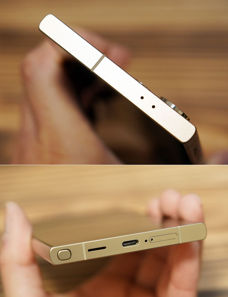 機身頂部與底部為平面設計，頂部（圖上）配置雙麥克風，可作為抗噪與對話時強化收音使用；底部（圖下）則為 S Pen 筆槽、揚聲器孔、USB Type-C 埠與雙 nano SIM 卡槽，其中揚聲器孔改為一字設計，S Pen 的筆尾尺寸也略為縮減，但筆尾略為突出。