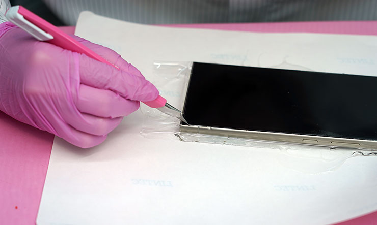 最後去除掉先前保護機身的膠膜，即完成施工囉！