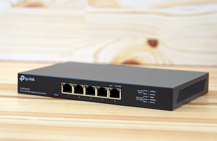 TP-Link 的 2.5G 網路交換器 TL-SG105-M2 提供 5 組 2.5 Gbps 埠。